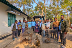 8-Forest-Department-officials-along-with-local-volunteers-768x512.jpg