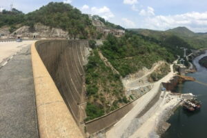 The_Kariba_Dam_wall_from_the_middle-768x512.jpg