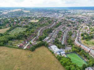 Aerial_view_of_Guildford_from_the_east.jpg