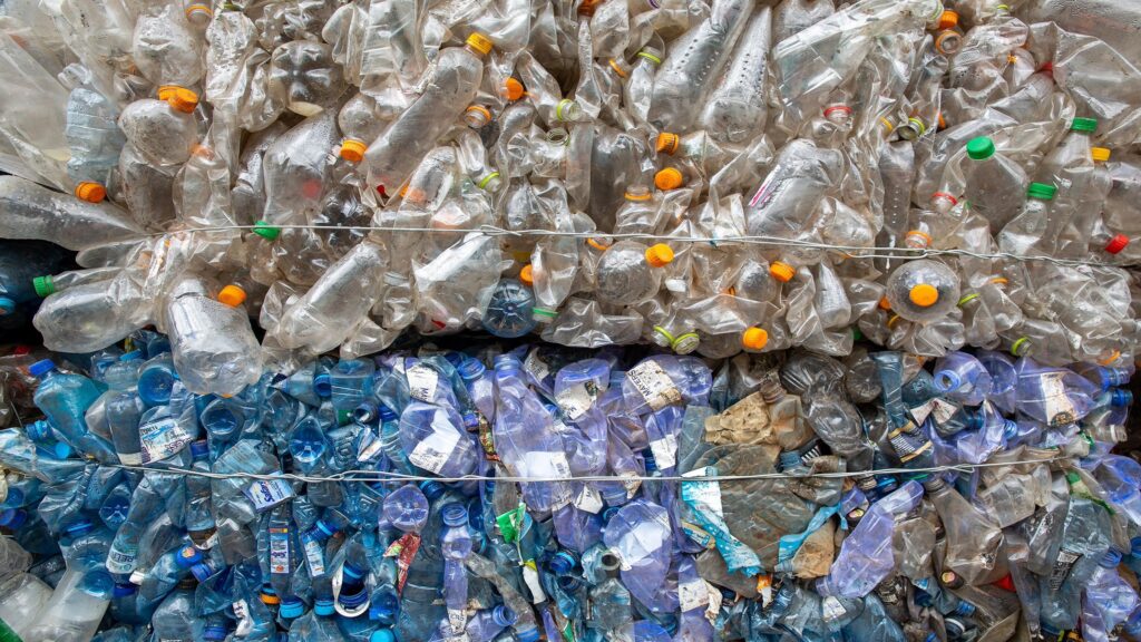 1_B_Plastic_pollution_crisis_UNEP.jpg